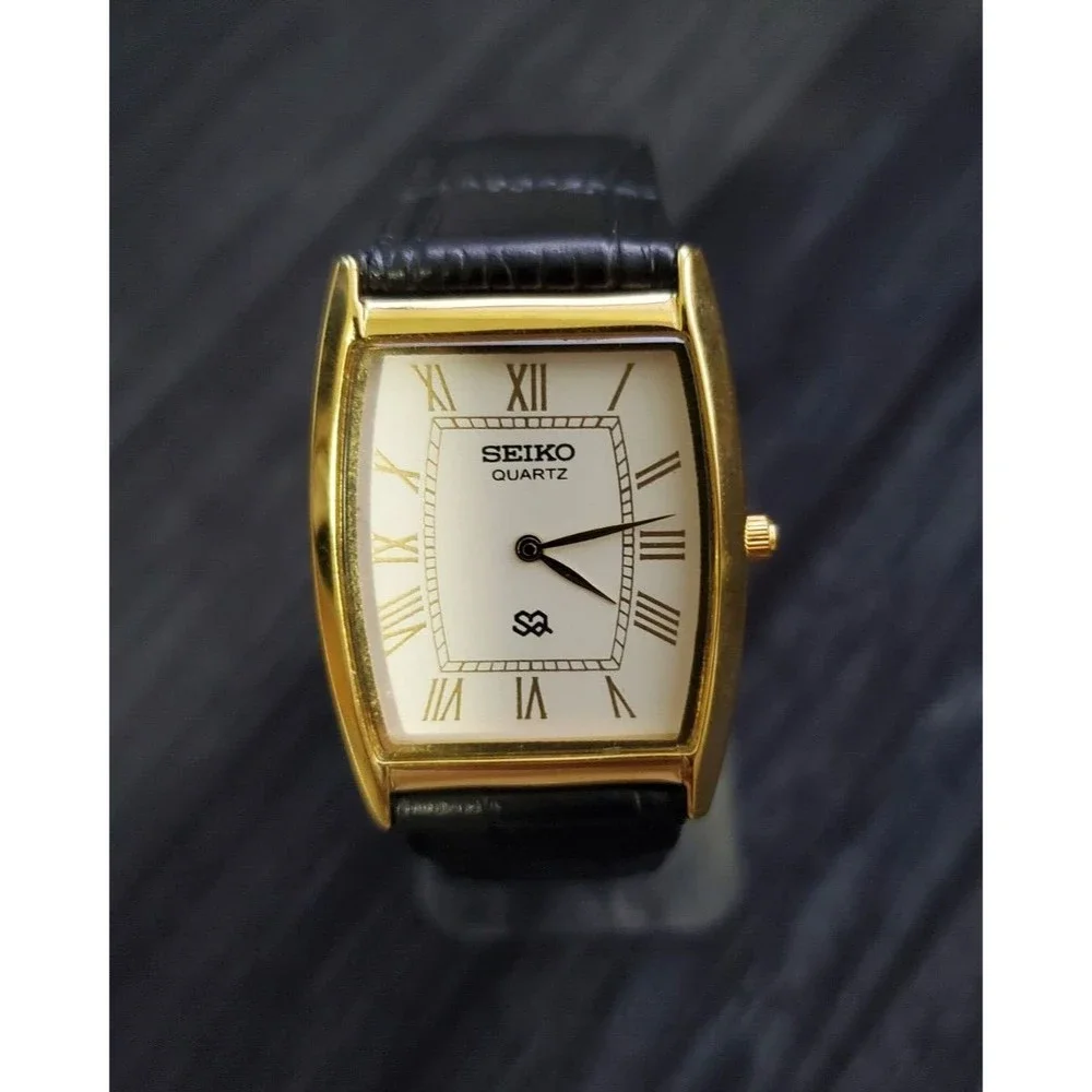 Vintage Seiko New Old Stock Men's Classic Tank Barrel Gold‎ White